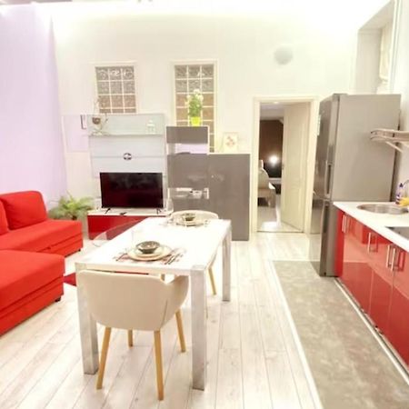 Yes, Yes! Lovely Apartment Good Amenities Budapest Center Luaran gambar