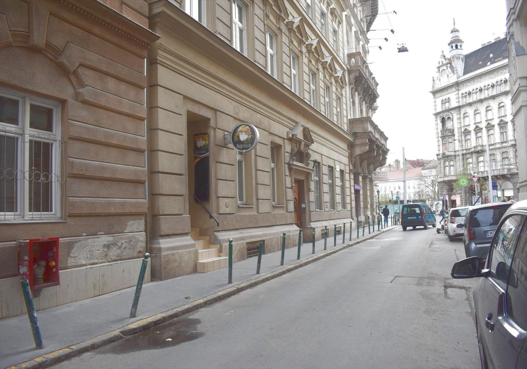 Yes, Yes! Lovely Apartment Good Amenities Budapest Center Luaran gambar