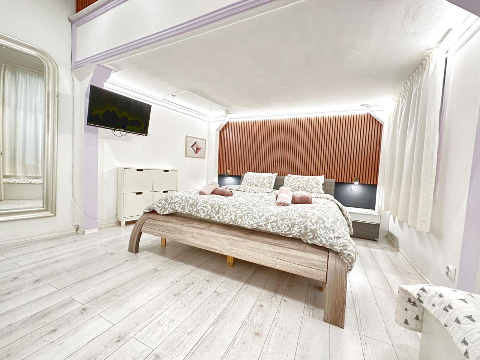 Yes, Yes! Lovely Apartment Good Amenities Budapest Center Luaran gambar