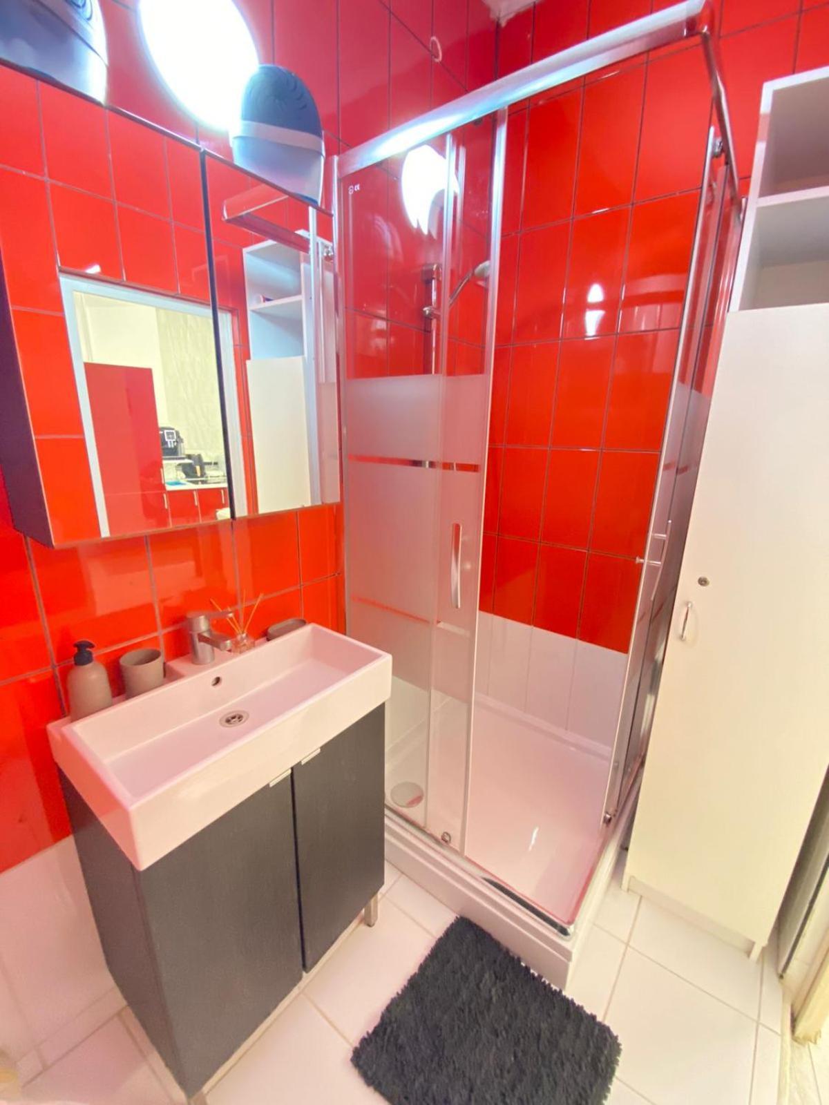 Yes, Yes! Lovely Apartment Good Amenities Budapest Center Luaran gambar