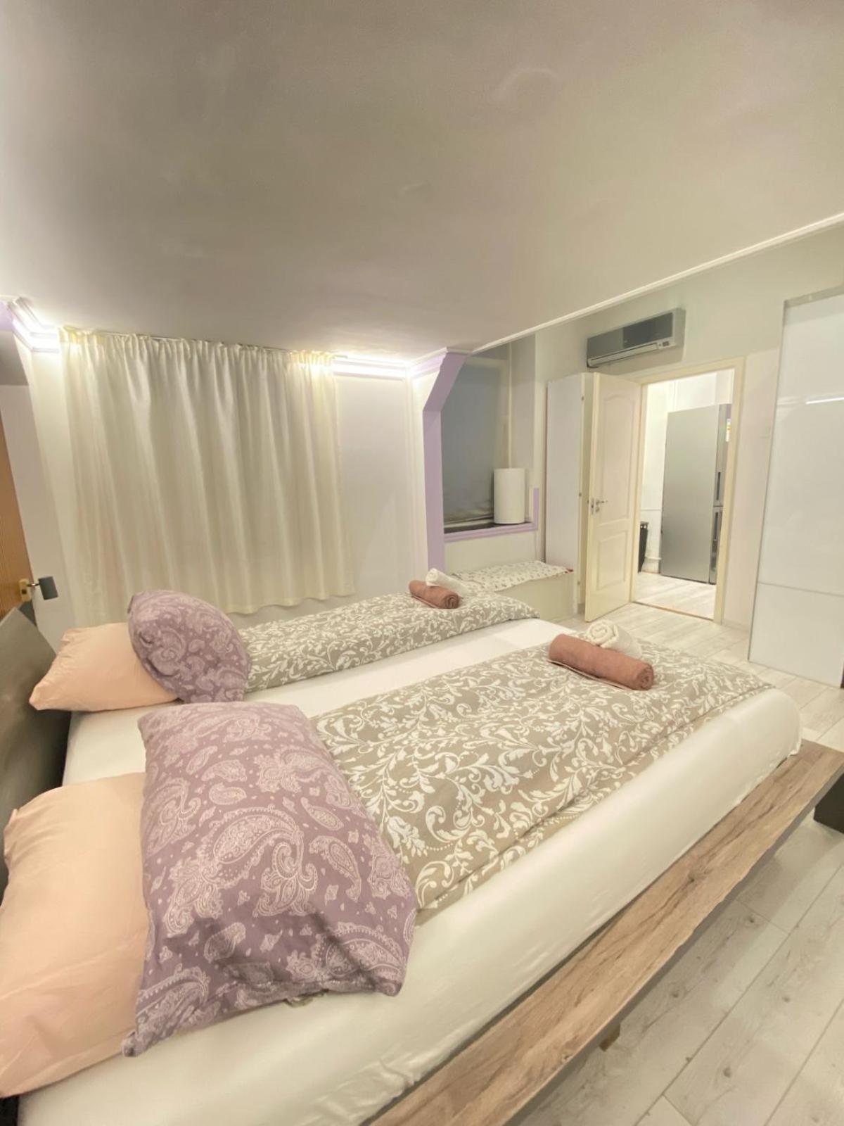 Yes, Yes! Lovely Apartment Good Amenities Budapest Center Luaran gambar