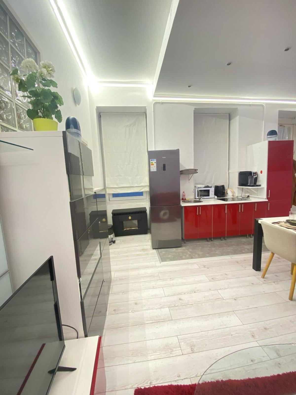 Yes, Yes! Lovely Apartment Good Amenities Budapest Center Luaran gambar