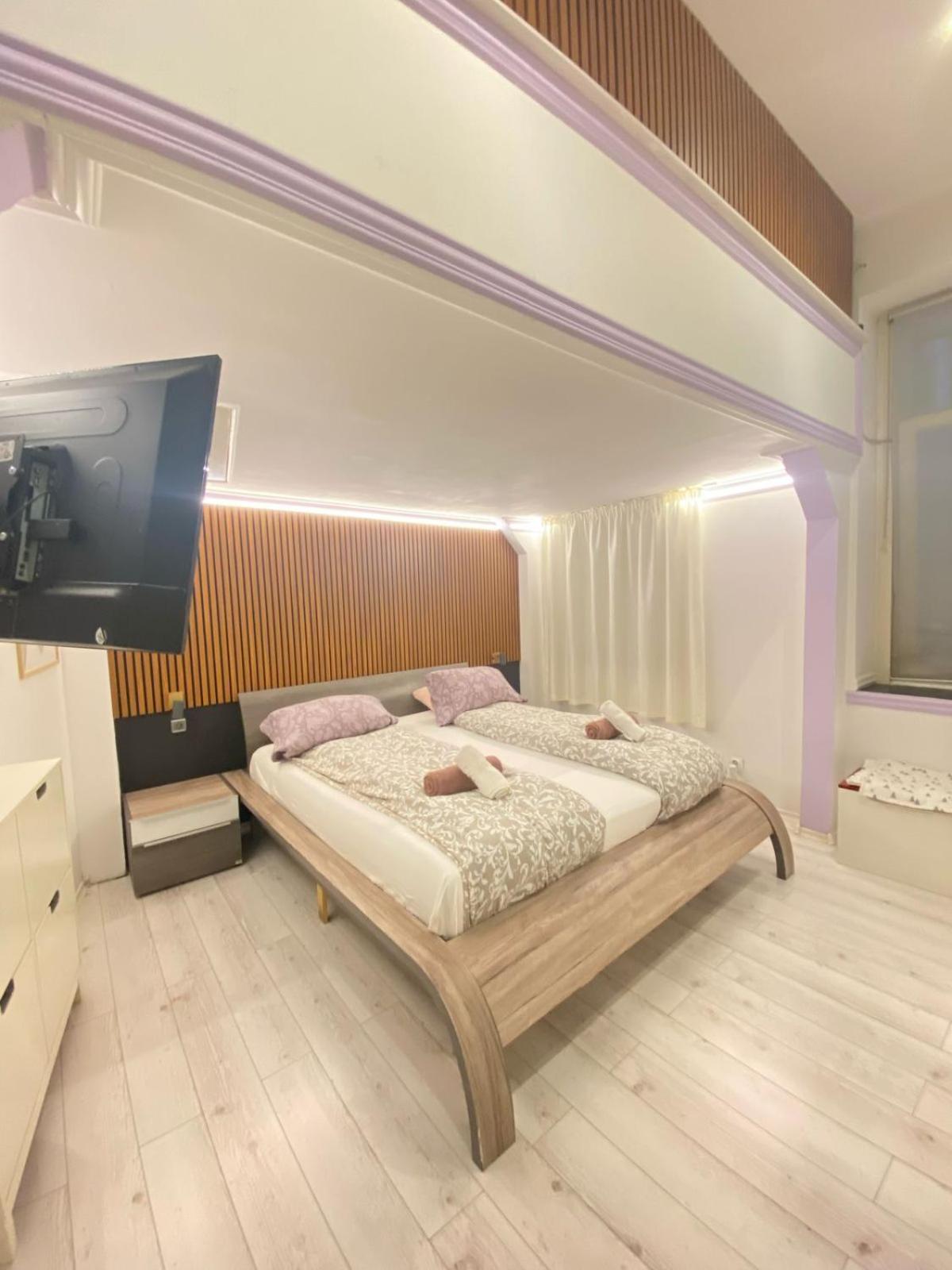 Yes, Yes! Lovely Apartment Good Amenities Budapest Center Luaran gambar